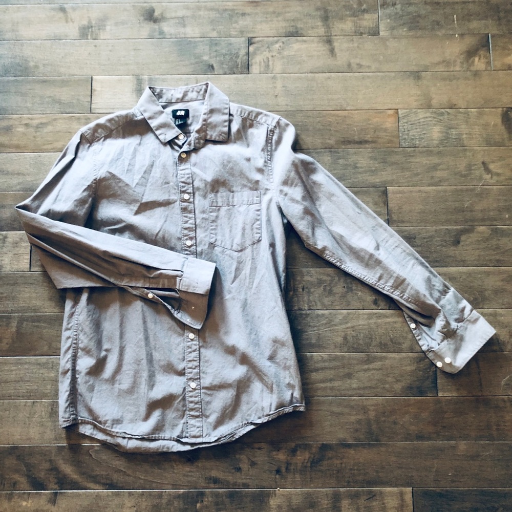 H&M grey button down